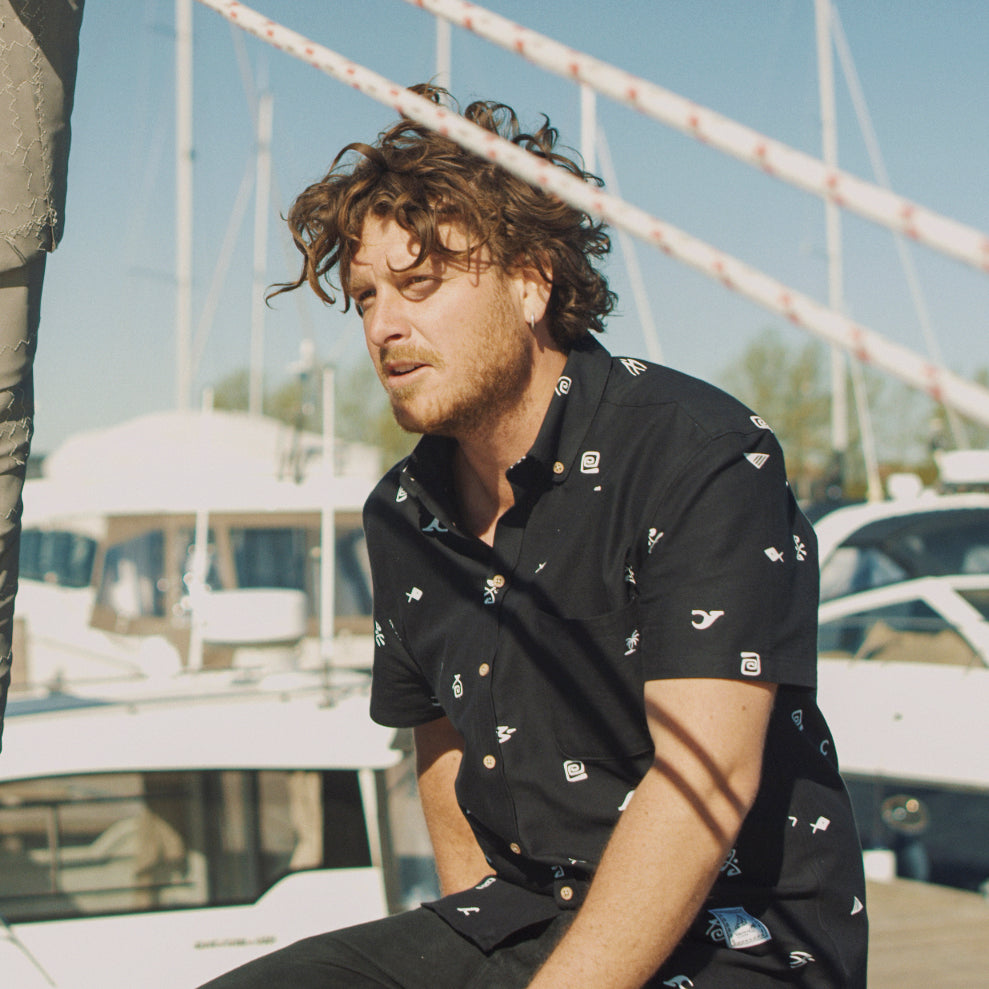 Theis skjorta (svart)