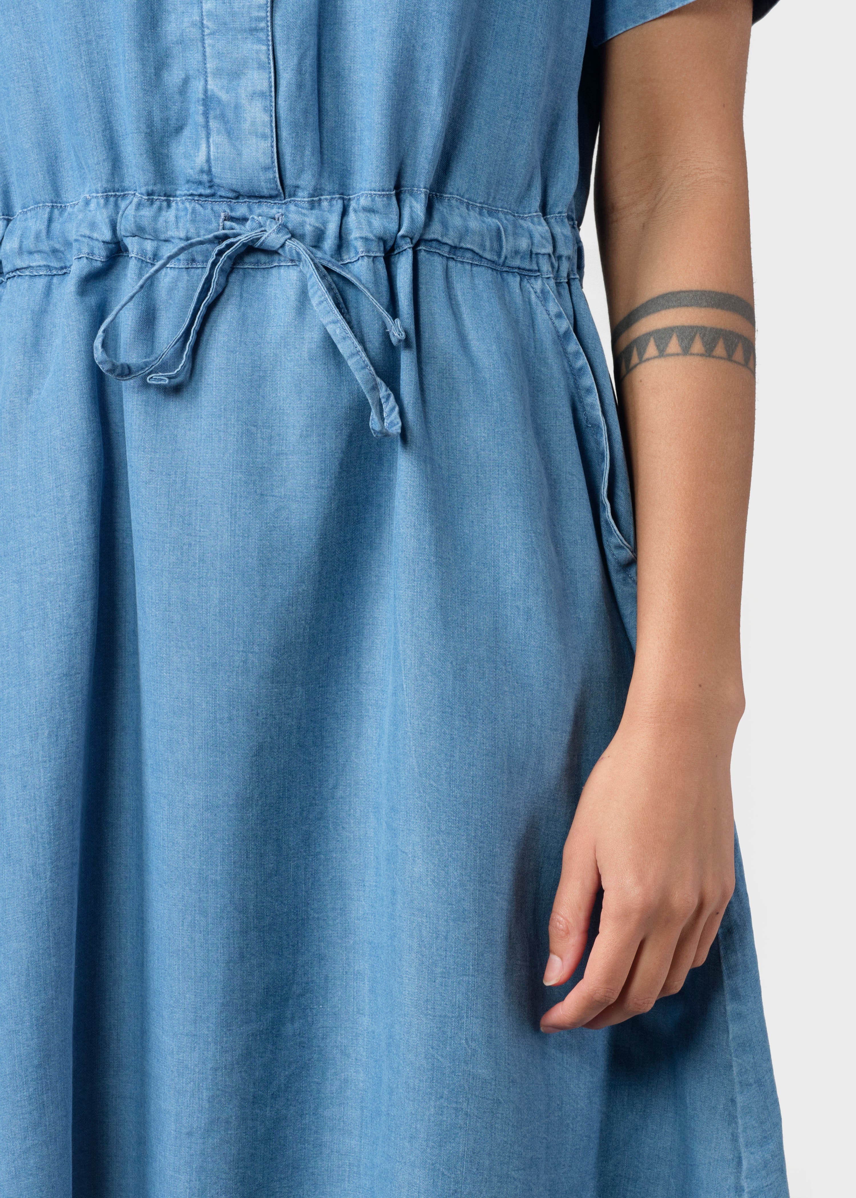 Bjørk Dress - Light Blue Chambrey