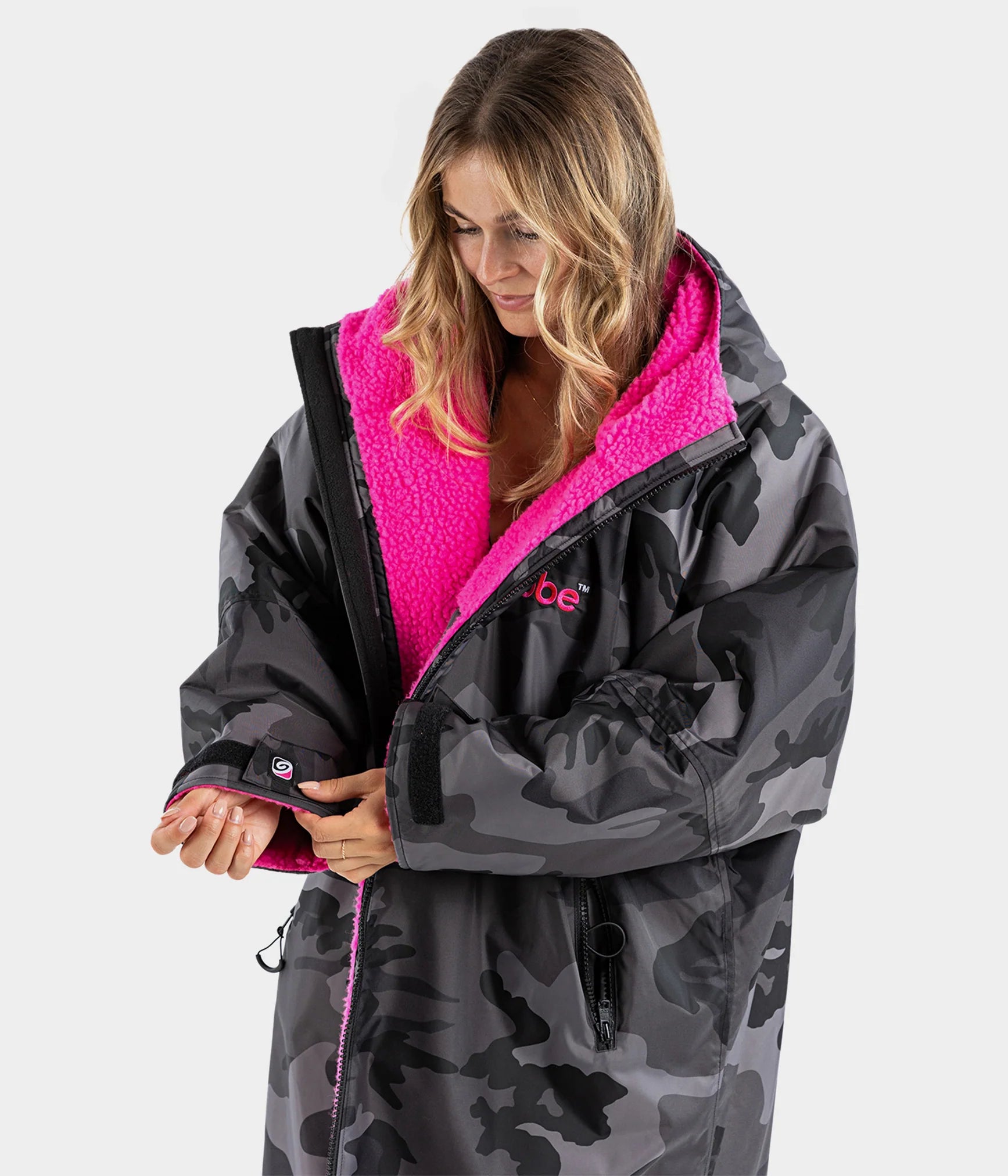 Dryrobe advance långärmad poncho | vuxna | svart camo rosa - återvunnen
