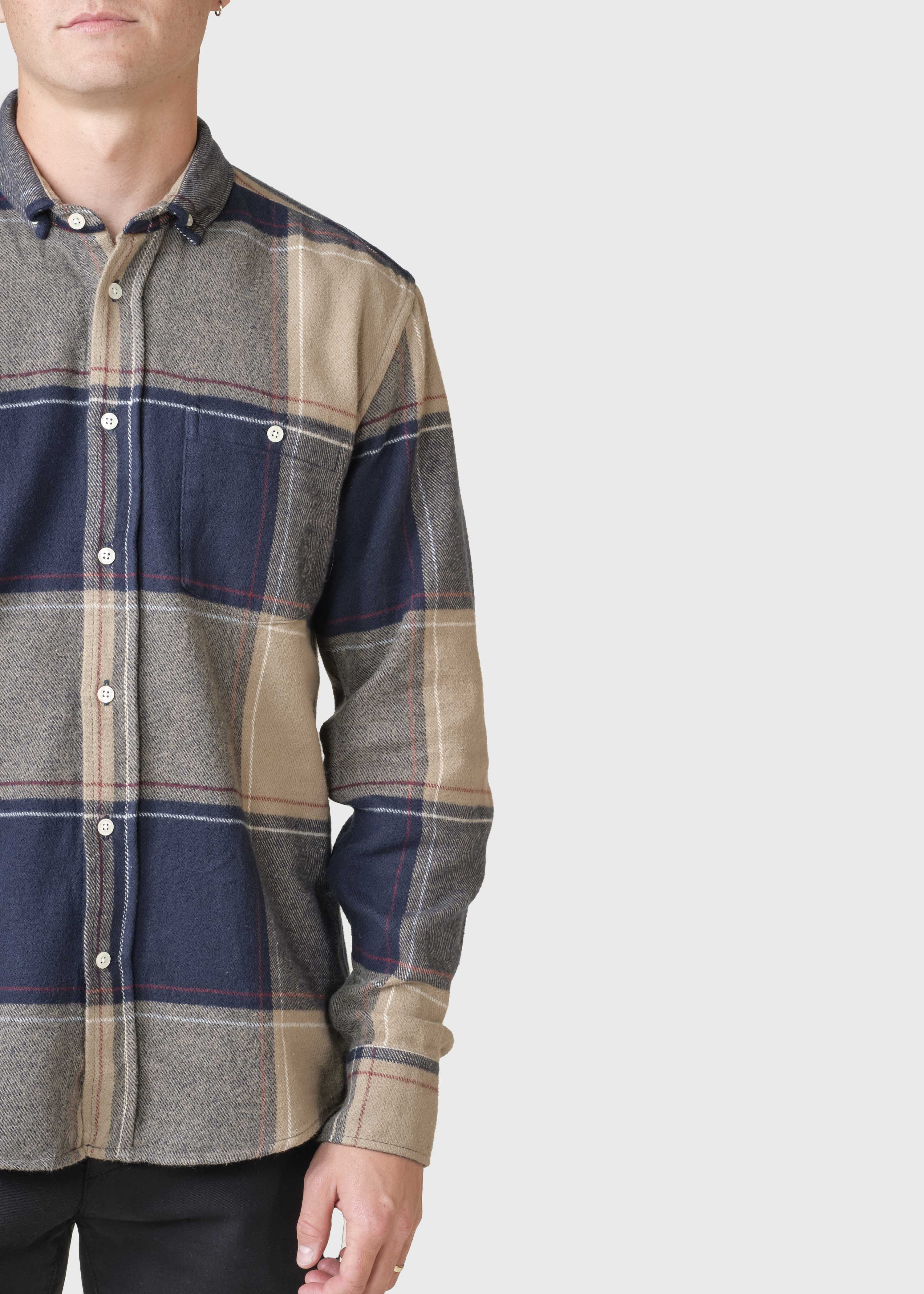 Claus Shirt - Sand/navy/red