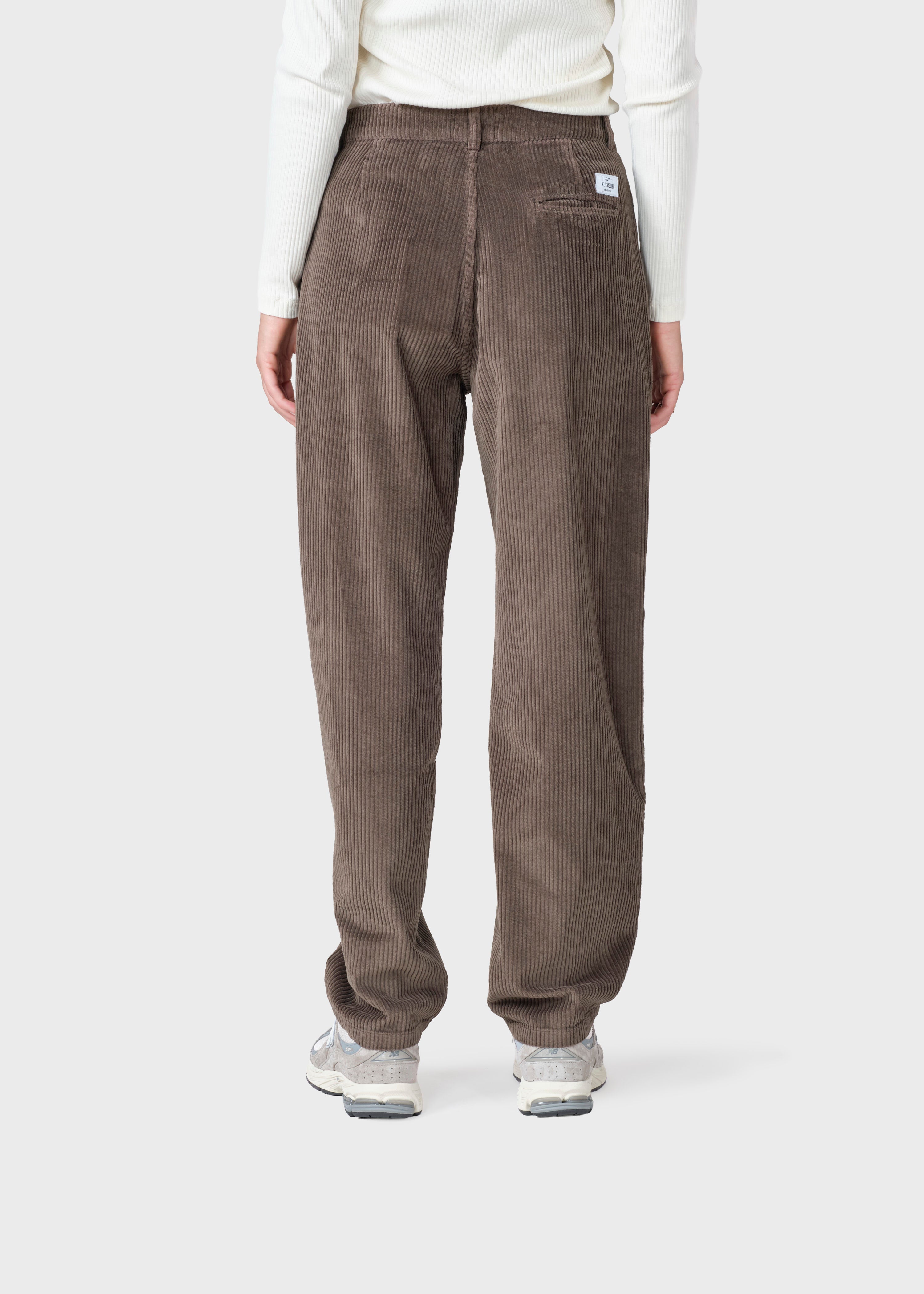 Gwen Jumbo Corduroy Pants - Taupe