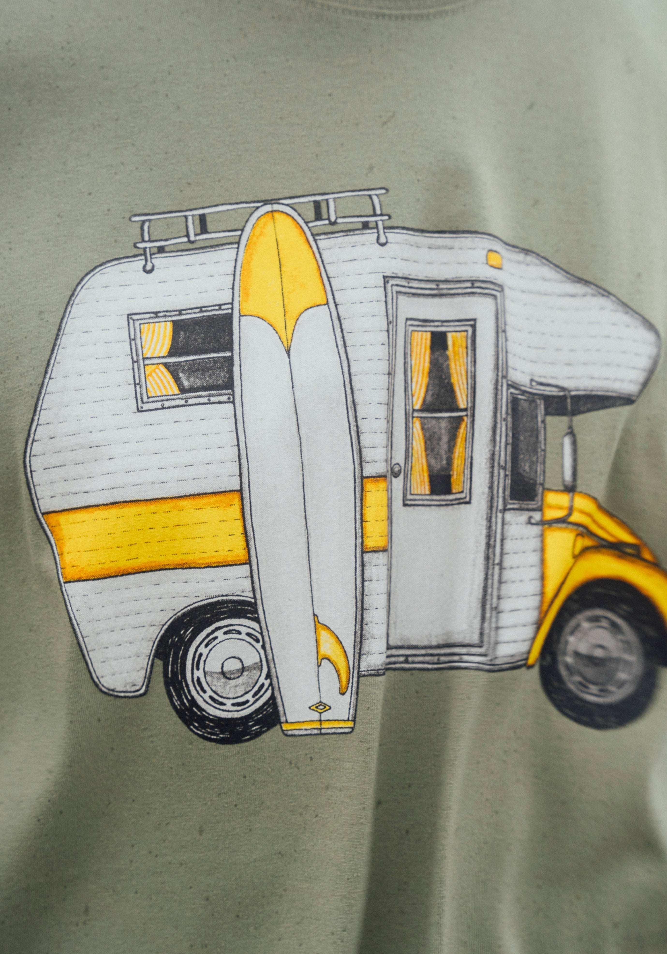 Car Camper T-shirt (oljegrön)