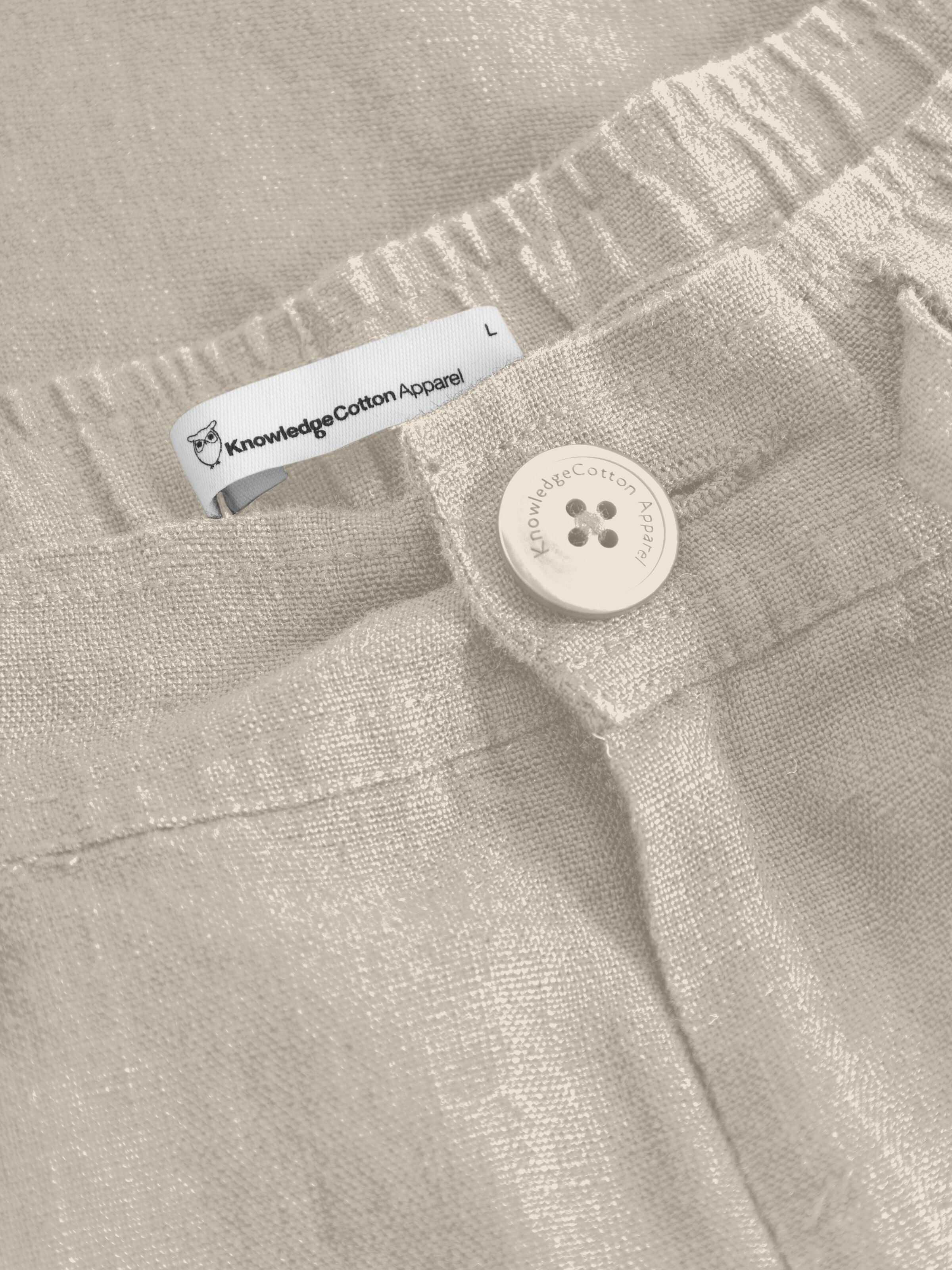 KnowledgeCotton Apparel - Lösa linneshorts - GOTS/Vegan - Ljus fjädergrå