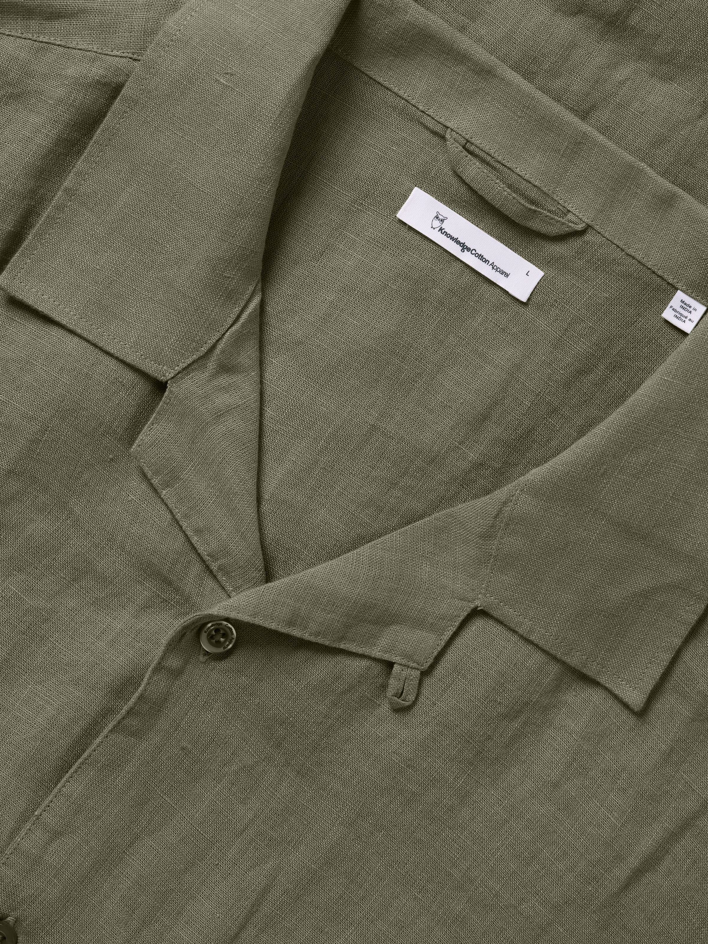KnowledgeCotton Apparel - Box fit kortärmad linneskjorta GOTS/Vegan - Burnt Olive