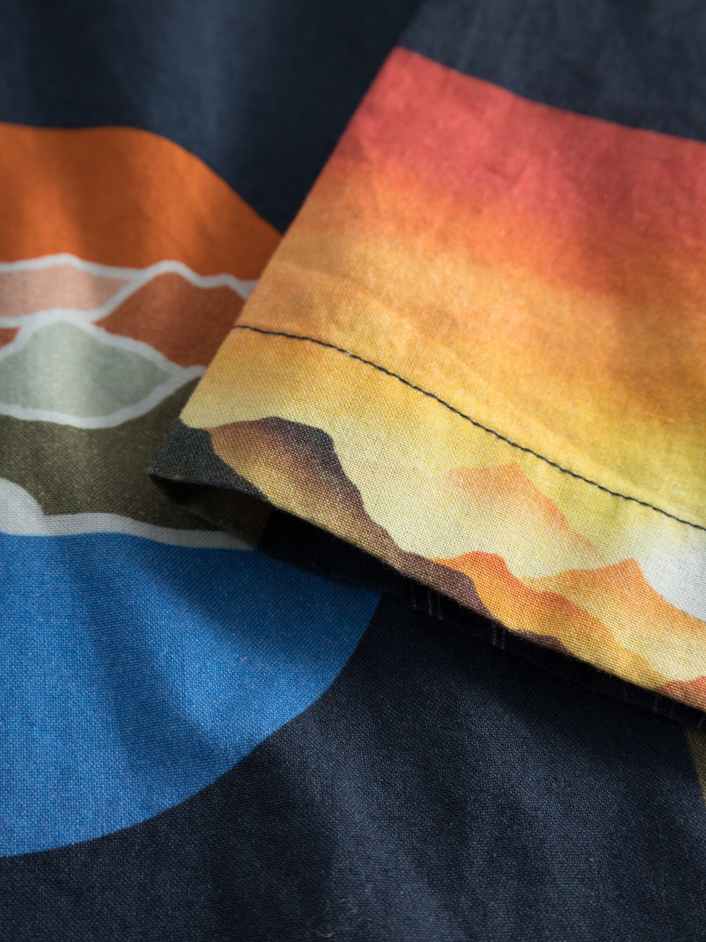 KnowledgeCotton Apparel - AOP kortärmad skjorta i boxad passform - GOTS/Vegan