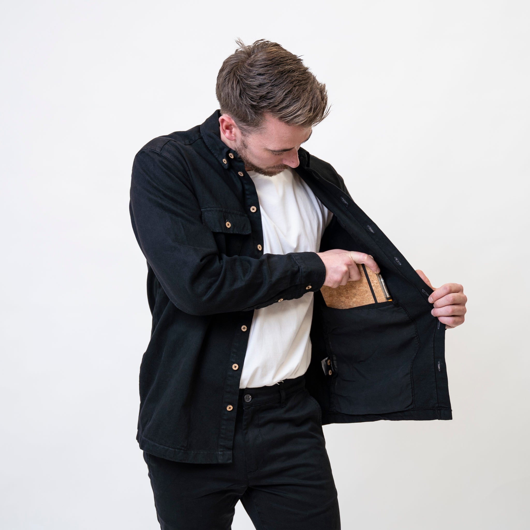 Lakor - Bone Shirt (svart)