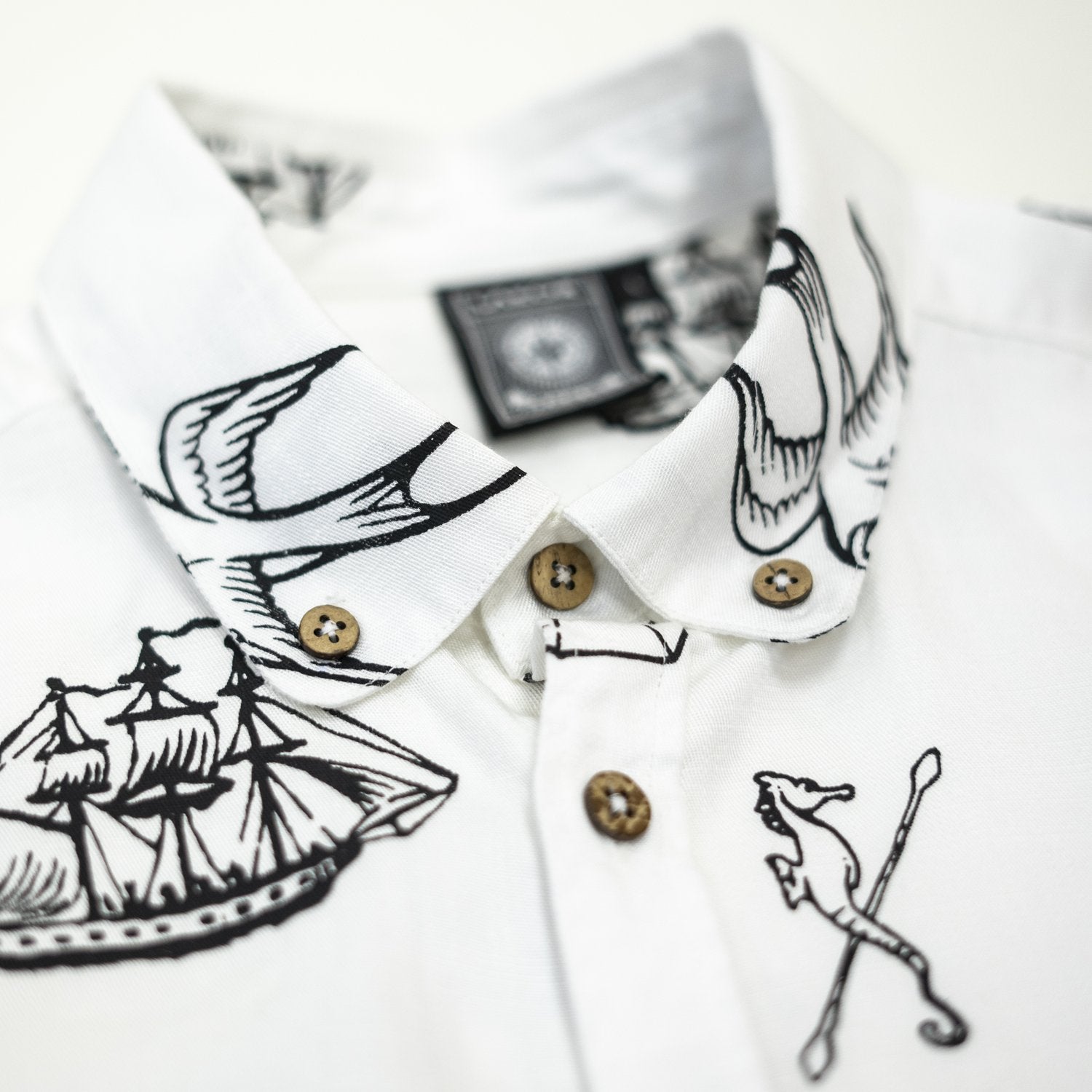 Lakor - Tatueringsskjorta