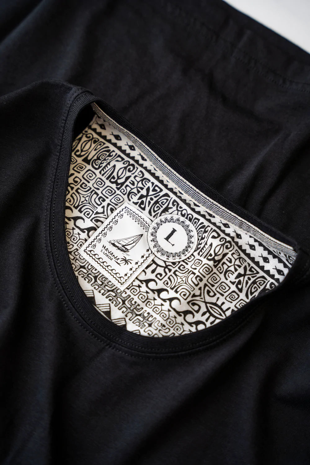 Lakor - Havana Basic - Svart T-shirt