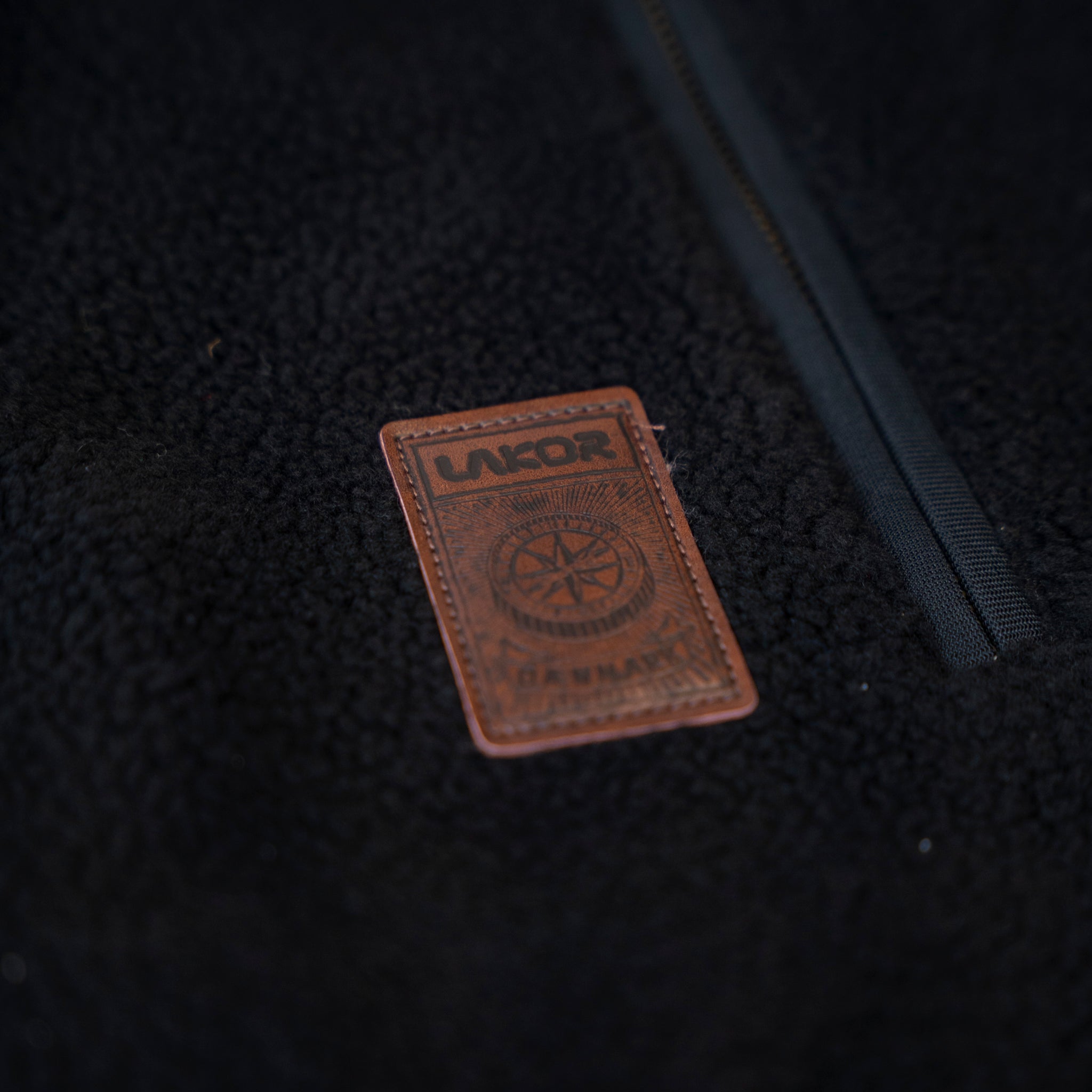 Vändbar jacka (svart) 