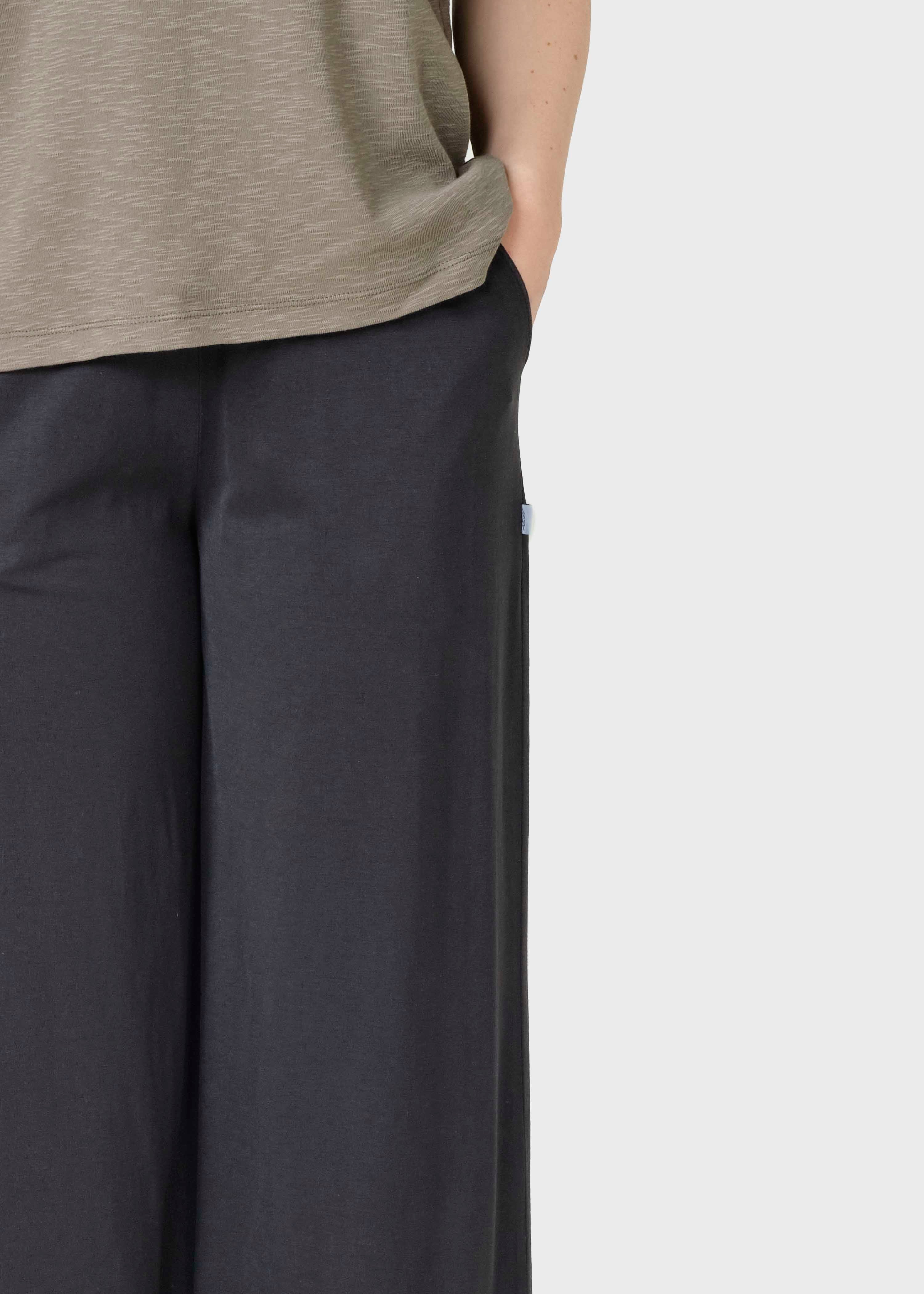 Alexa Lyocell Pants - Black