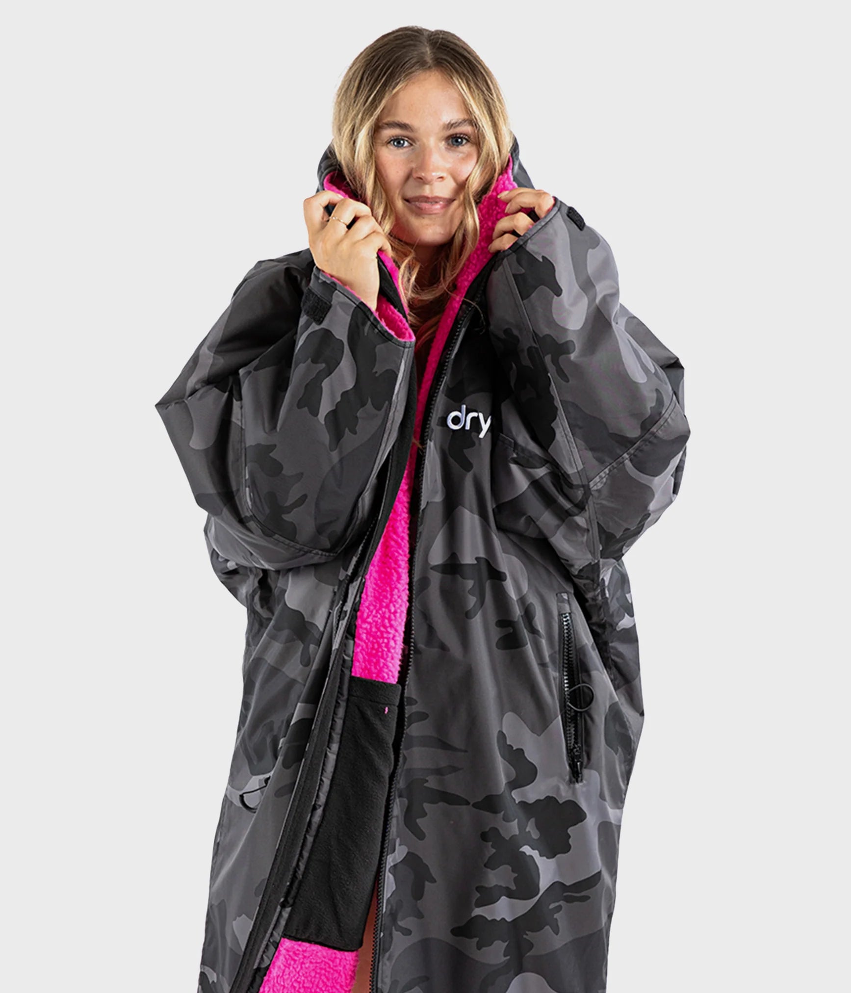 Dryrobe advance långärmad poncho | vuxna | svart camo rosa - återvunnen