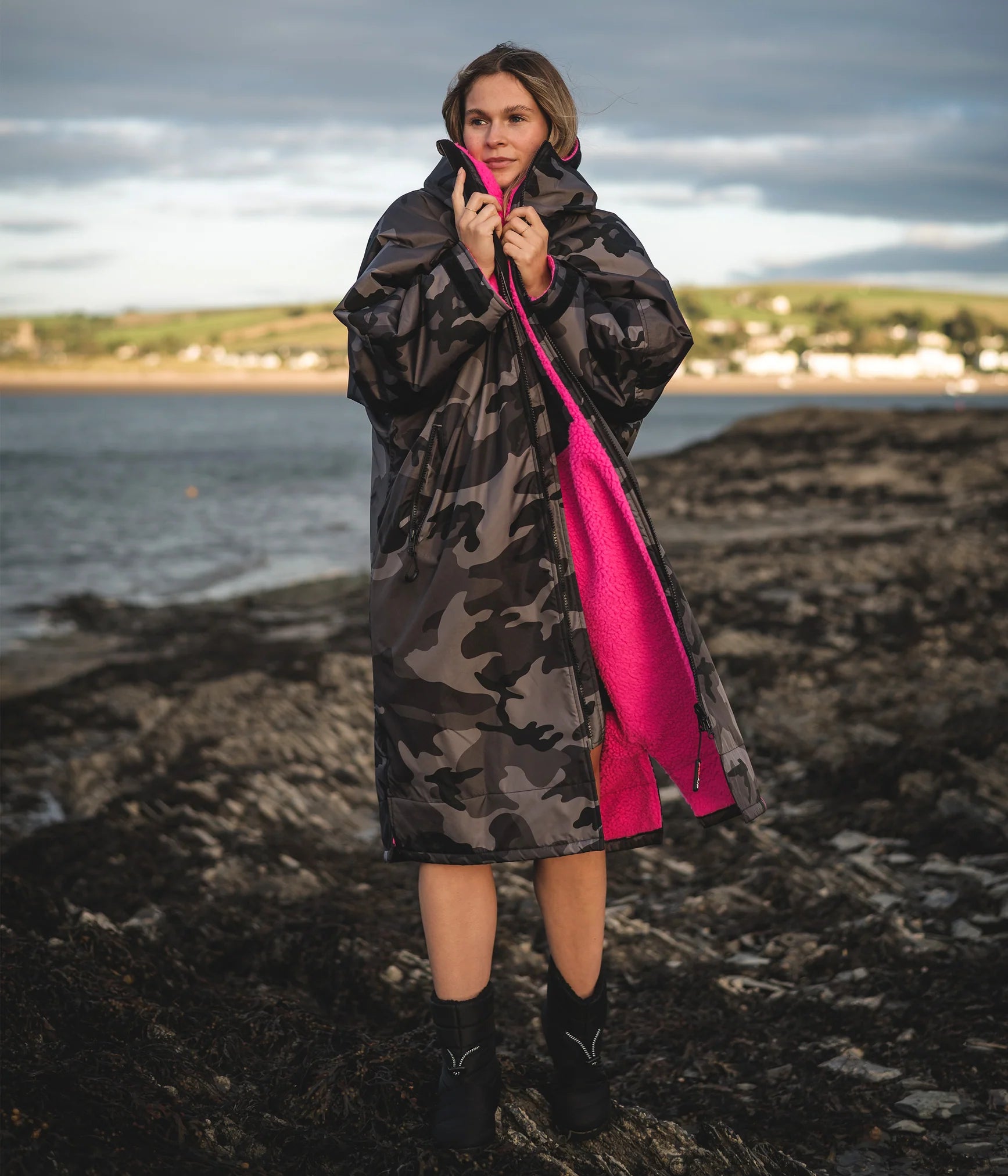 Dryrobe advance långärmad poncho | vuxna | svart camo rosa - återvunnen