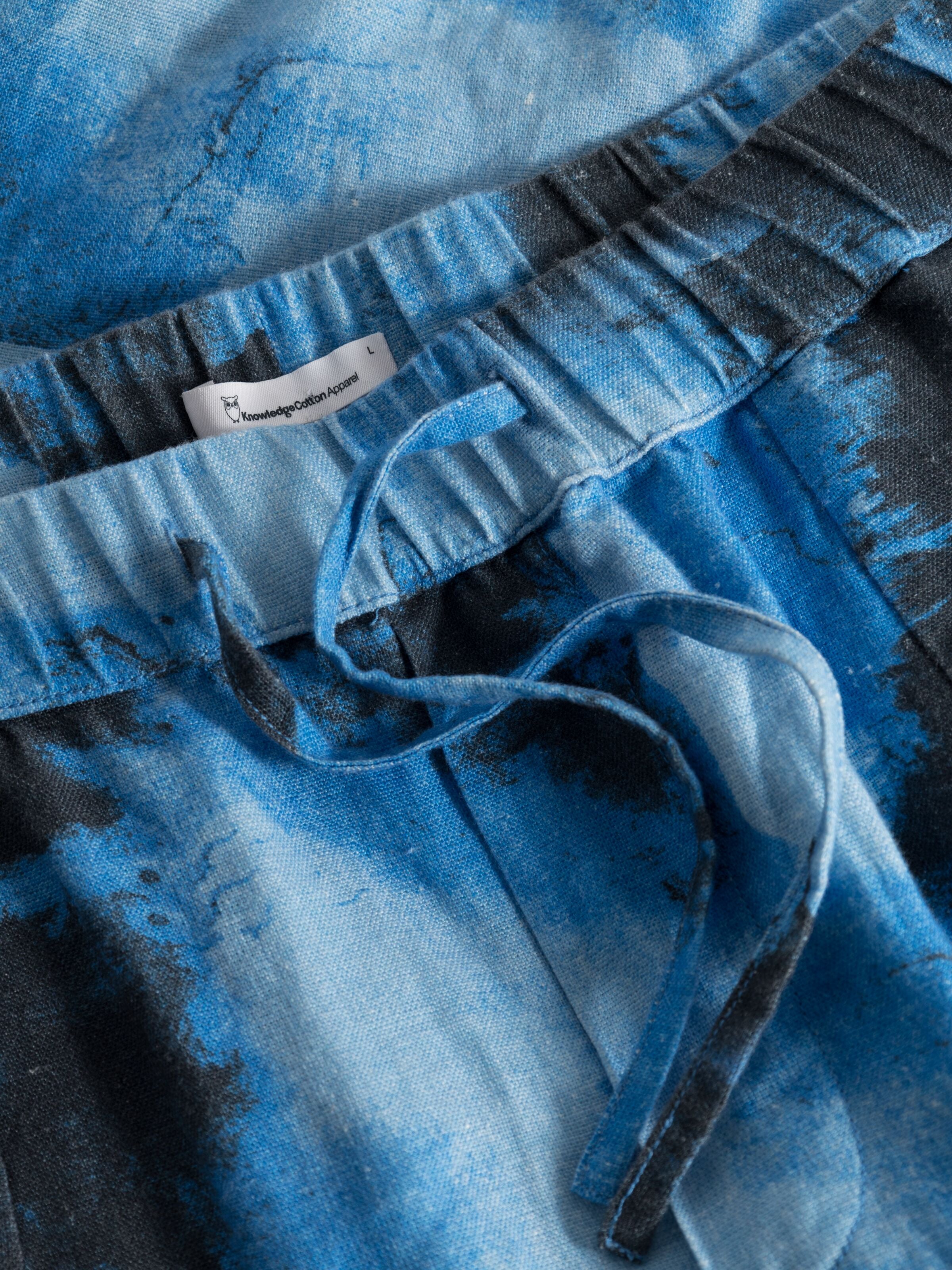 KnowledgeCotton Apparel - AOP-shorts i lösa linne - GOTS/Vegan