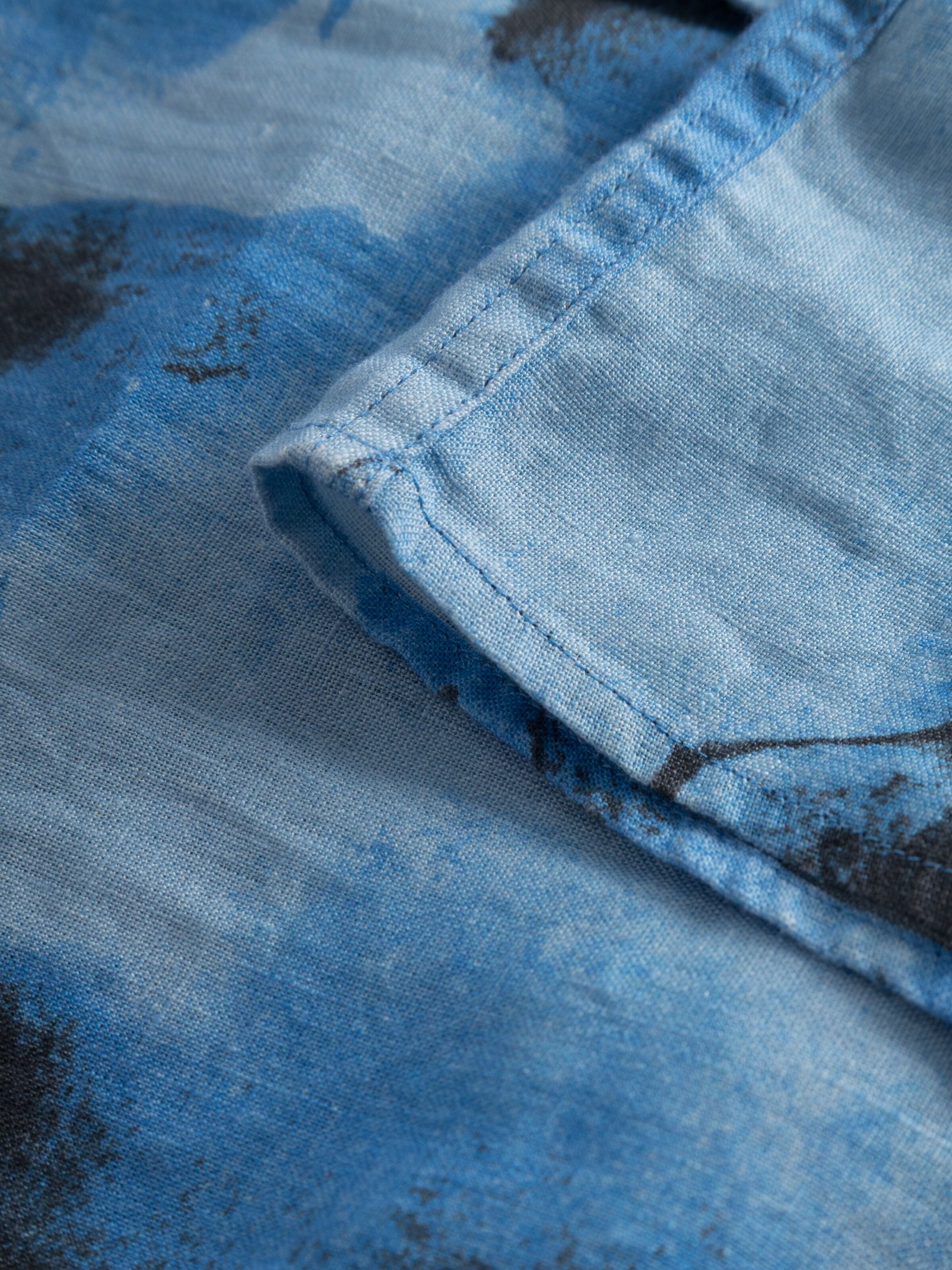 KnowledgeCotton Apparel - Boxed fit AOP kortärmad linneskjorta GOTS/Vegan