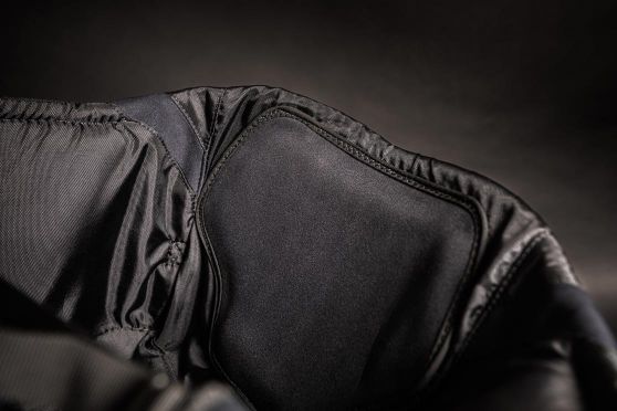 AK Progression sit sele svart