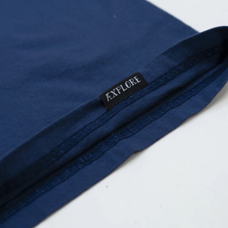 Lakor - T-shirt med svanbröst 