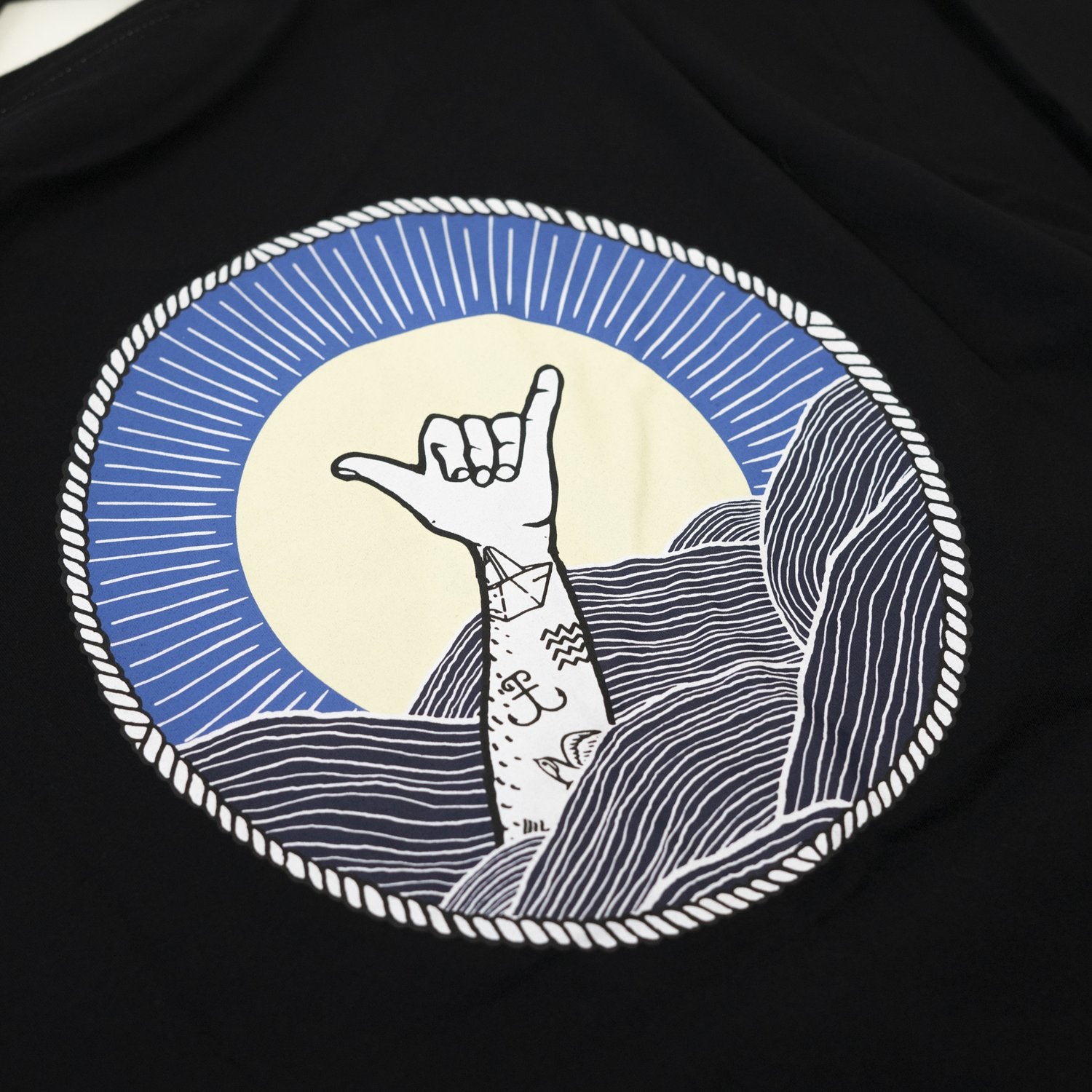 Lakor - Circle shaka T-shirt 